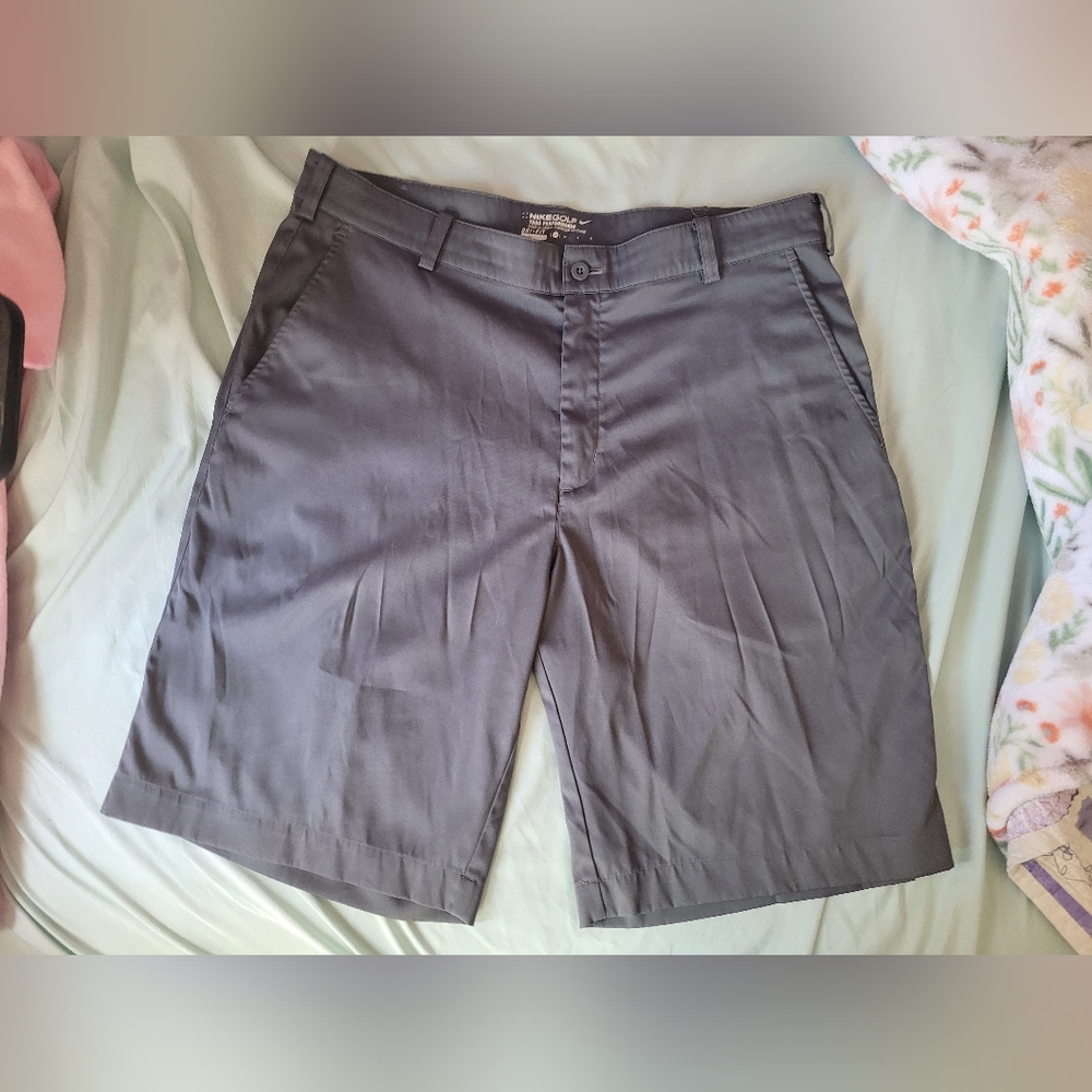 Grey Nike golf shorts with pockets